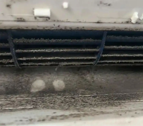 肇庆空调吹的风有股烧焦味是怎么回事